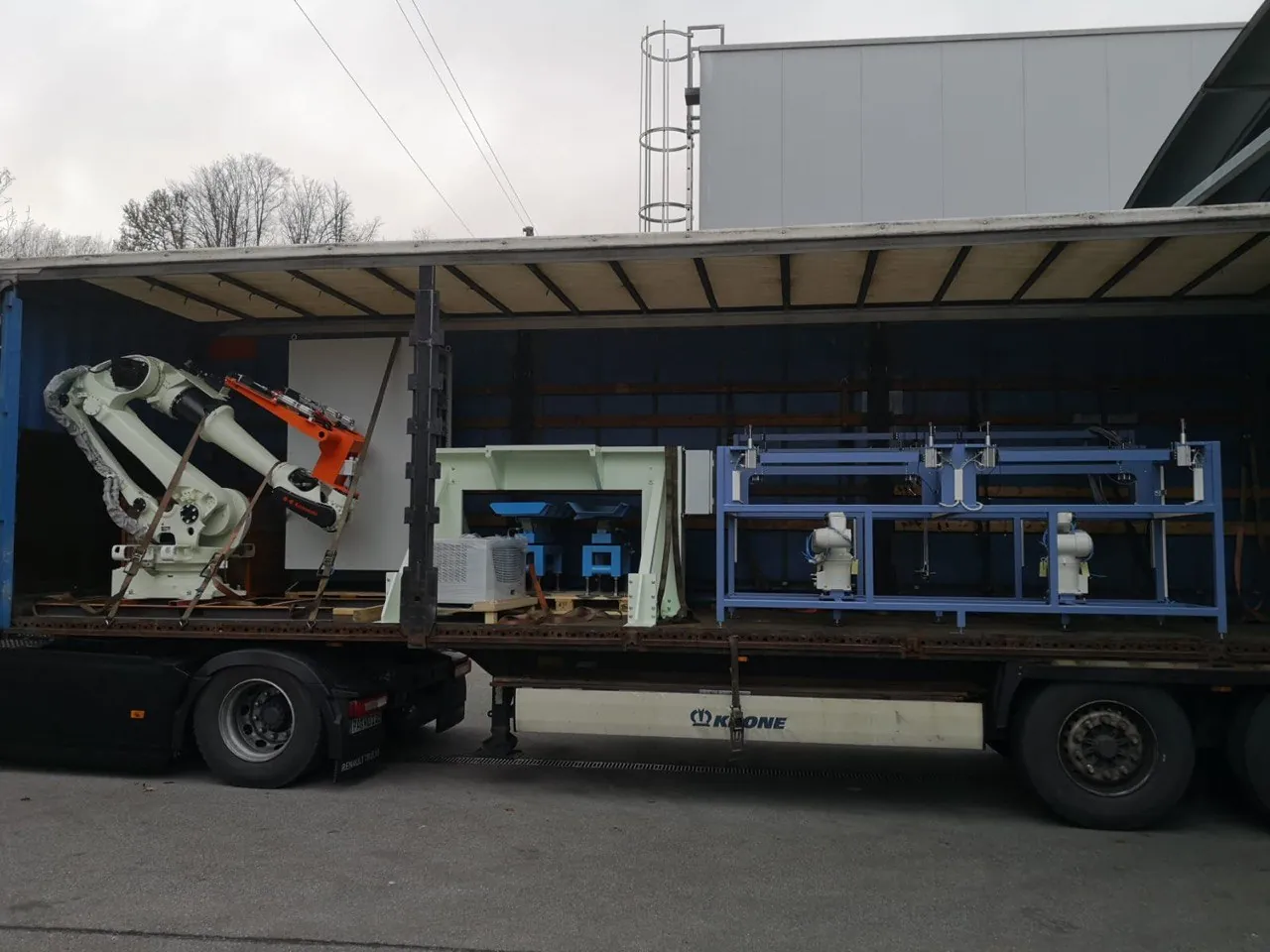 Verladung der Anlage auf den LKW