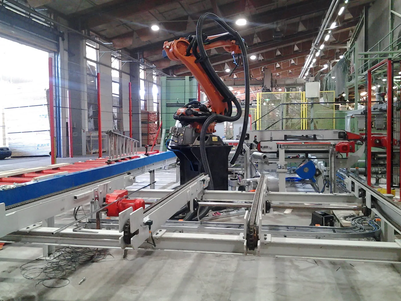 KUKA Roboteranlage mit Linearsystem