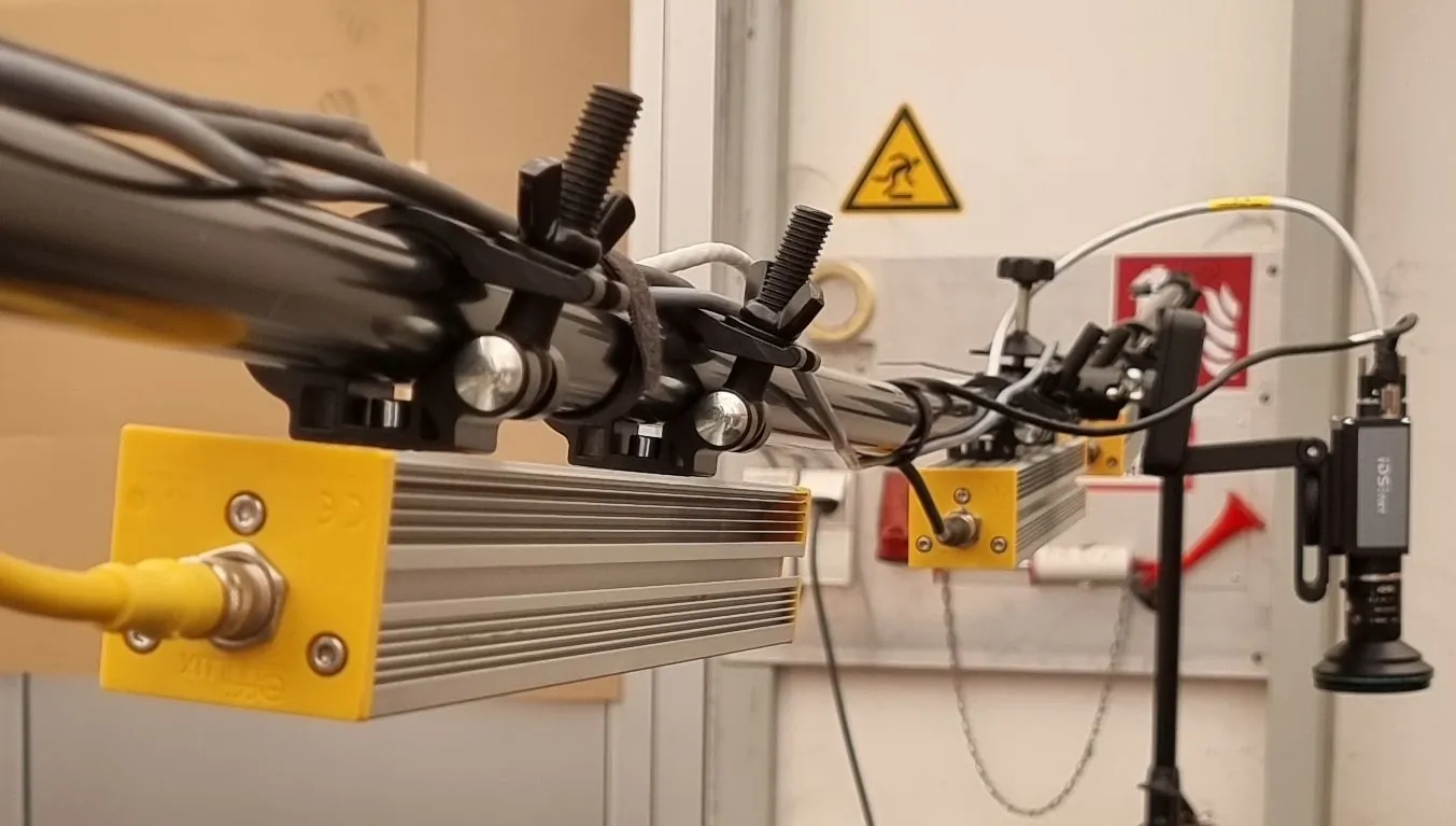 Kamera-Setup mit Zeilenbeleuchtung